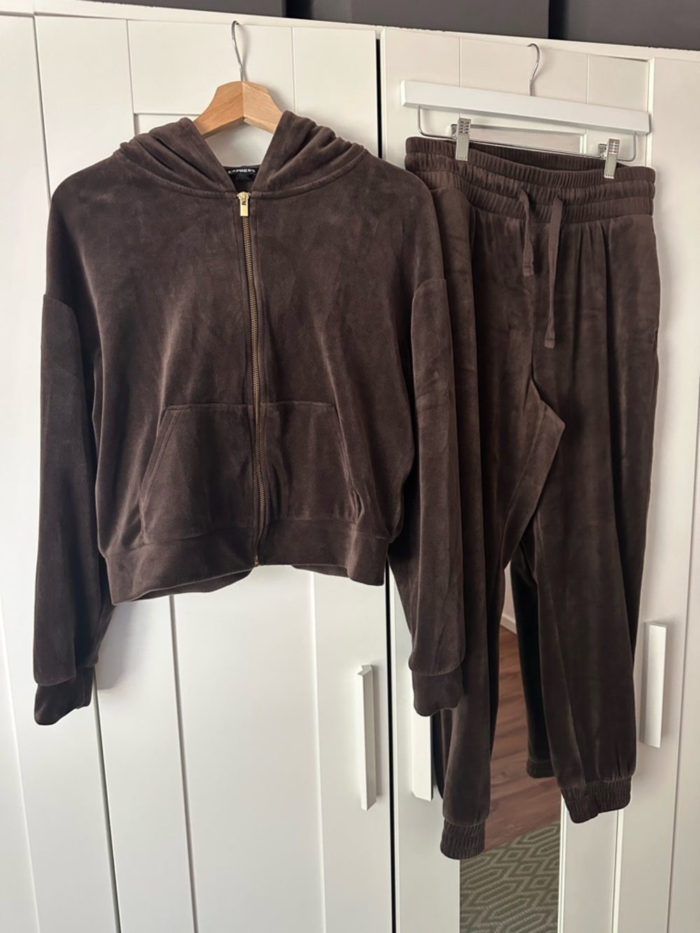Express Brown Velour Jacket with Gold Zipper and Matching Joggers